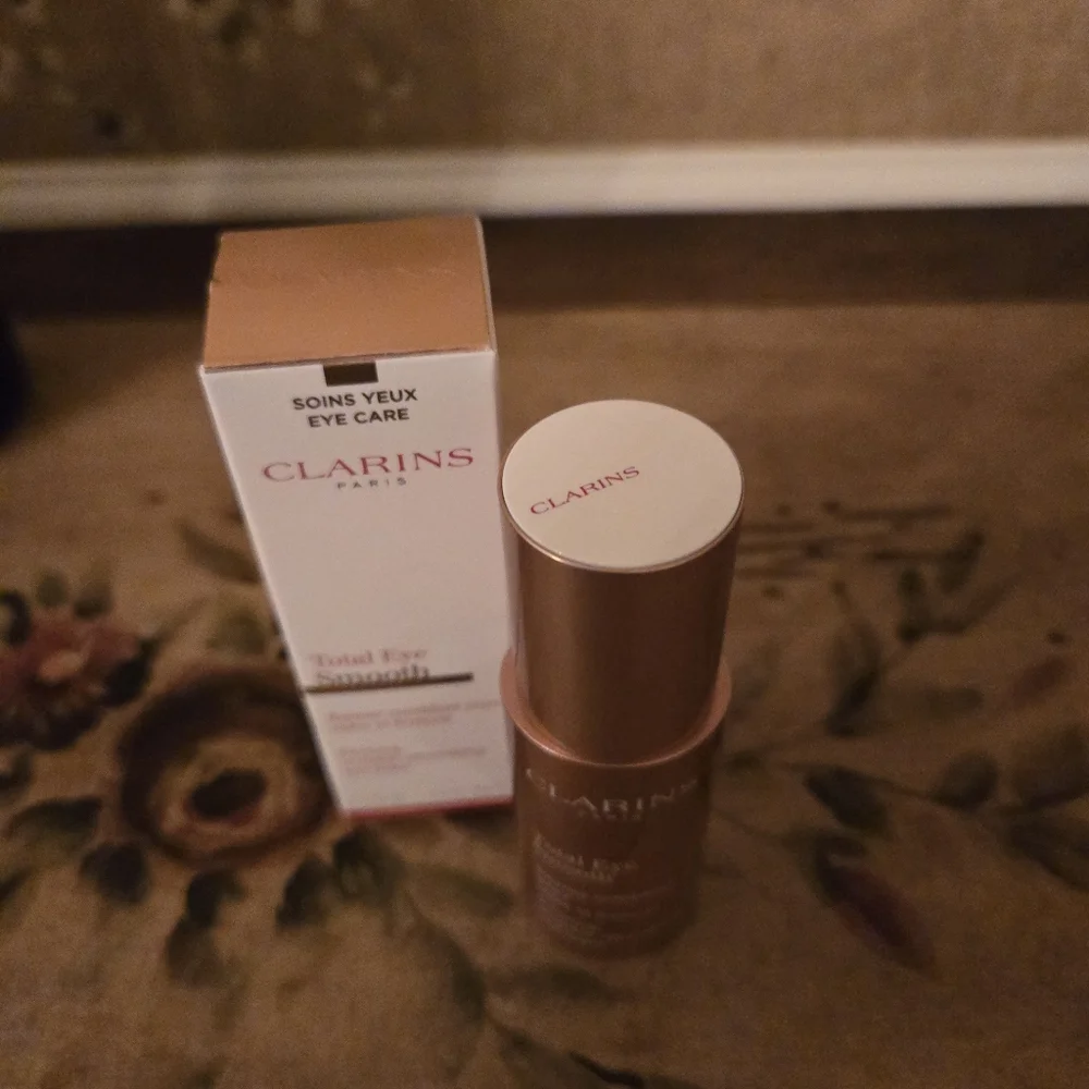 Clarins Total Smooth Eye Cream - 2-in-1 Eye Cream